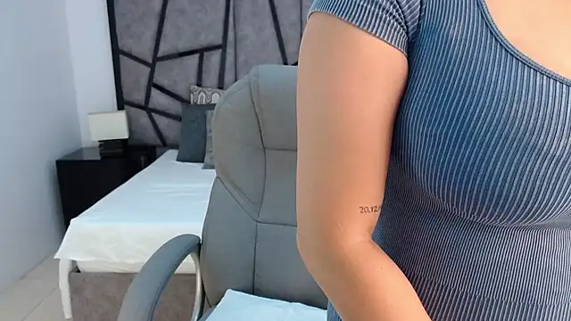 adhara cortez online show from 03-31-26, 08:20