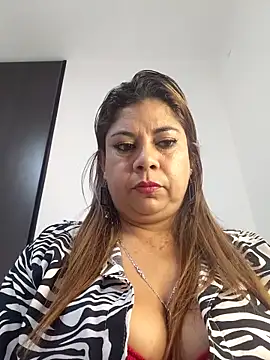 Laura-Hernandez online show from 05-26-26, 02:24