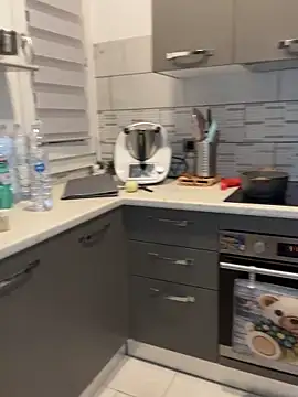 Snapshot of Porcella96 chatting on 09-10-25, 09:15 Porcella96 online show from 09-10-25, 09:15