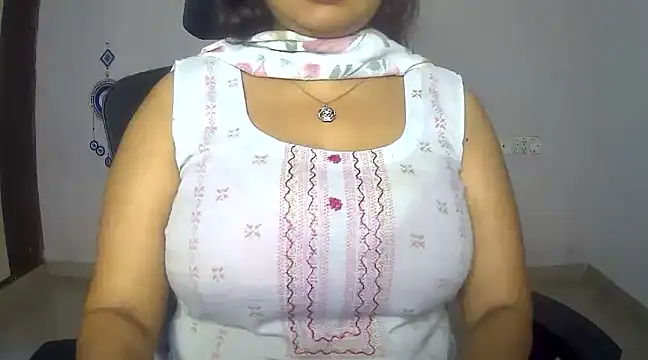 Snapshot of Swetaa_ chatting on 03-01-25, 11:50 Swetaa  online show from 03-01-25, 11:50