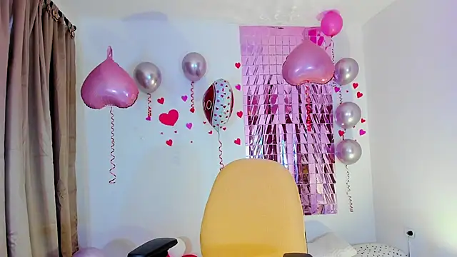 Snapshot of Maia_W10 chatting on 02-13-25, 12:32 Maia W10 online show from 02-13-25, 12:32