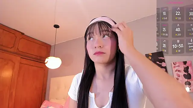 Maia W10 online show from 02-05-26, 12:21