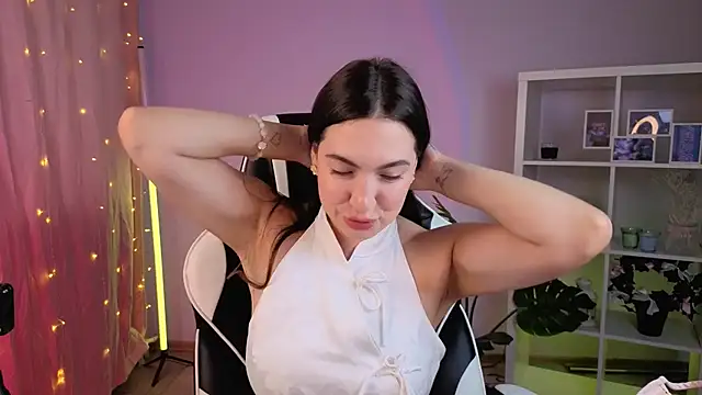 Snapshot of MelissaLovvv chatting on 06-30-26, 04:13 MelissaLovvv online show from 06-30-26, 04:13
