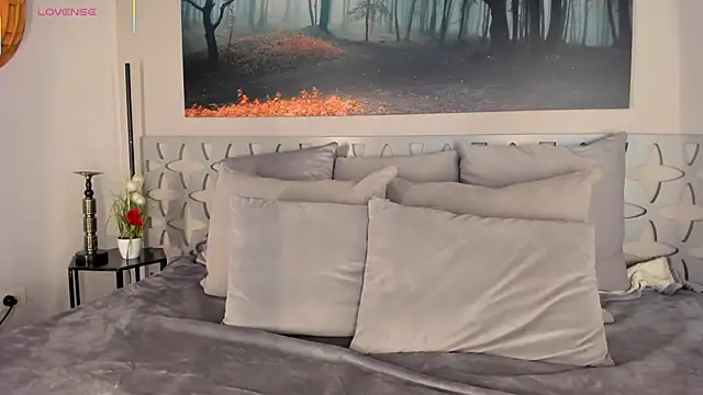 AriaFoster online show from 11-16-25, 04:18