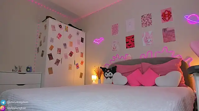 Snapshot of Kate_Clover chatting on 05-16-26, 06:43 Kate Clover online show from 05-16-26, 06:43