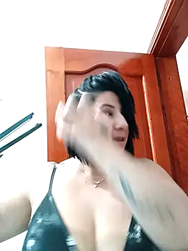 AngeleRoux online show from 10-30-25, 04:08