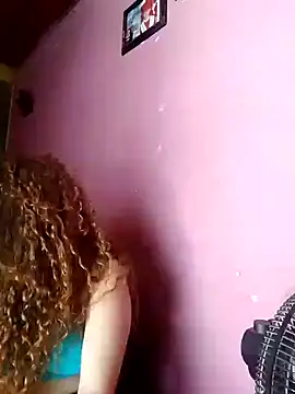 Snapshot of Mia_fooxx_ chatting on 01-02-25, 04:46 Mia fooxx online show from 01-02-25, 04:46