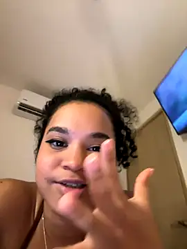 Snapshot of Lucy_wilson5 chatting on 12-06-24, 09:54 Lucy wilson5 online show from 12-06-24, 09:54
