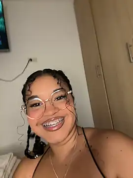 Snapshot of Lucy_wilson5 chatting on 01-26-25, 03:38 Lucy wilson5 online show from 01-26-25, 03:38