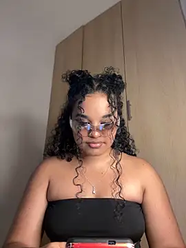 Snapshot of Lucy_wilson5 chatting on 01-30-25, 04:16 Lucy wilson5 online show from 01-30-25, 04:16