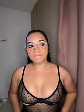 Snapshot of Lucy_wilson5 chatting on 02-16-25, 06:32 Lucy wilson5 online show from 02-16-25, 06:32