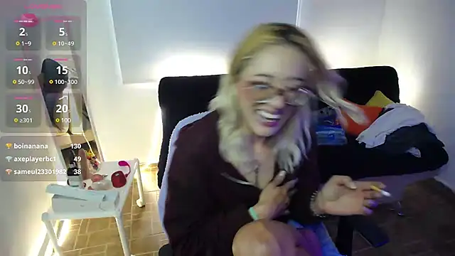 Snapshot of 911Calling chatting on 12-10-24, 06:49 911Calling online show from 12-10-24, 06:49