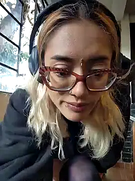 Snapshot of 911Calling chatting on 01-21-25, 10:19 911Calling online show from 01-21-25, 10:19