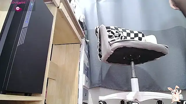 CN-Doudou online show from 10-14-25, 04:13