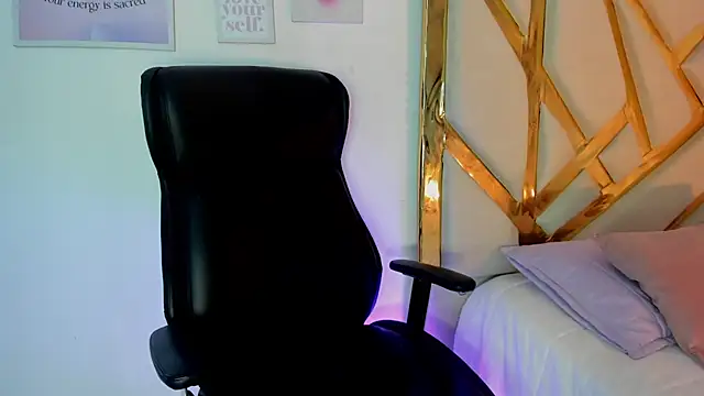 LanaJones  online show from 12-04-25, 12:14