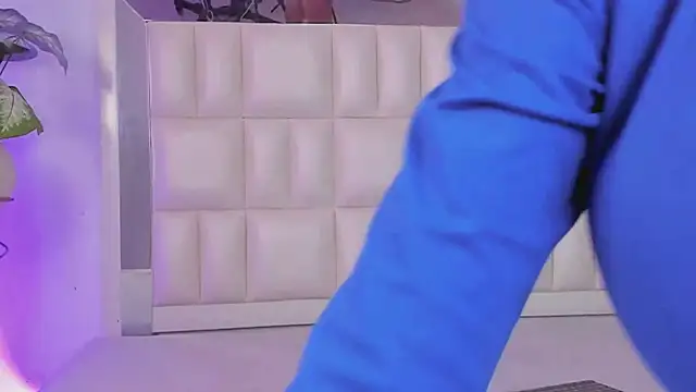 Alhana pulido online show from 01-22-25, 09:32