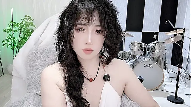 Vaness-a online show from 10-13-25, 03:23