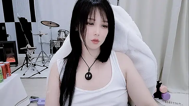 Snapshot of Vaness-a chatting on 04-16-26, 08:09 Vaness-a online show from 04-16-26, 08:09