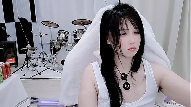Snapshot of Vaness-a chatting on 04-16-26, 09:39 Vaness-a online show from 04-16-26, 09:39