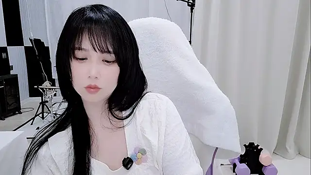 Snapshot of Vaness-a chatting on 05-19-26, 02:56 Vaness-a online show from 05-19-26, 02:56