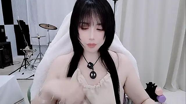 Snapshot of Vaness-a chatting on 05-21-26, 01:34 Vaness-a online show from 05-21-26, 01:34