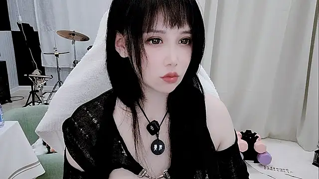 Snapshot of Vaness-a chatting on 06-13-26, 05:11 Vaness-a online show from 06-13-26, 05:11