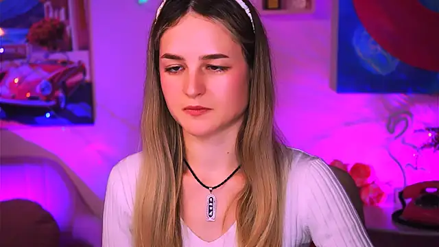 Snapshot of DeboraLarson chatting on 01-10-25, 11:54 DeboraLarson online show from 01-10-25, 11:54