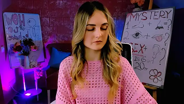 Snapshot of DeboraLarson chatting on 02-21-25, 11:22 DeboraLarson online show from 02-21-25, 11:22