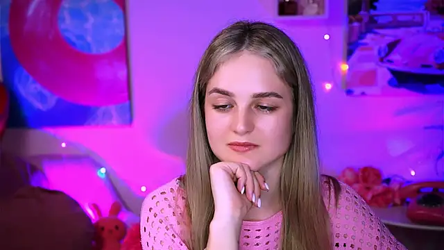 Snapshot of DeboraLarson chatting on 03-06-25, 01:48 DeboraLarson online show from 03-06-25, 01:48