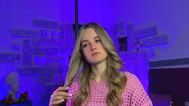 Snapshot of DeboraLarson chatting on 03-13-25, 07:17 DeboraLarson online show from 03-13-25, 07:17