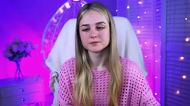 Snapshot of DeboraLarson chatting on 03-19-25, 04:14 DeboraLarson online show from 03-19-25, 04:14