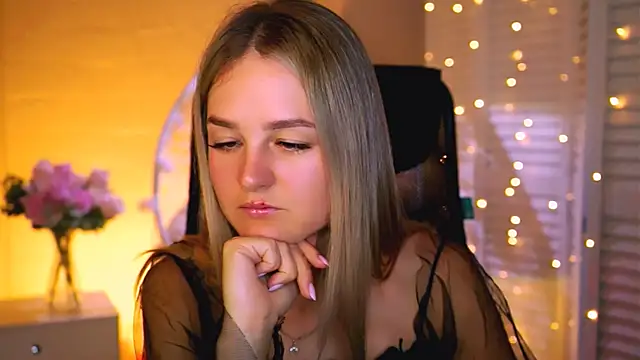 DeboraLarson online show from 11-12-25, 03:40