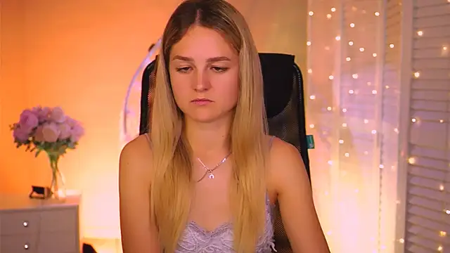 DeboraLarson online show from 06-17-26, 03:09