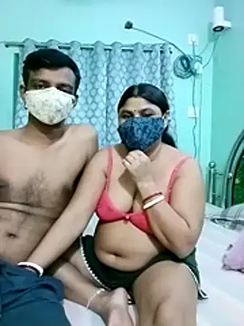 Snapshot of Couple_For_You18 chatting on 06-25-26, 11:59 Couple For You18 online show from 06-25-26, 11:59