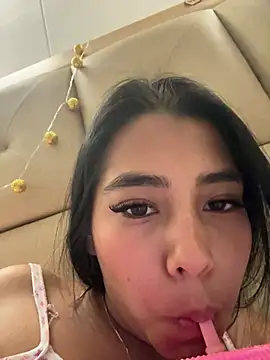 Snapshot of darsha_90 chatting on 12-24-24, 06:44 darsha 90 online show from 12-24-24, 06:44