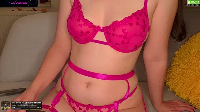 Scarlettt Beauty online show from 09-24-25, 07:39