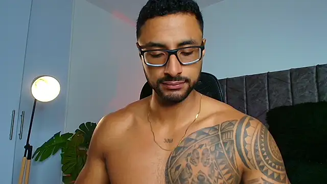 LiamGarcia1 online show from 10-30-25, 02:07