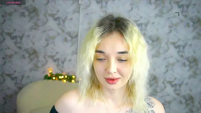 Ashley S online show from 05-08-26, 10:37