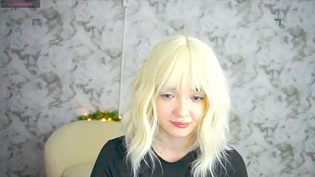 Ashley S online show from 06-12-26, 10:19