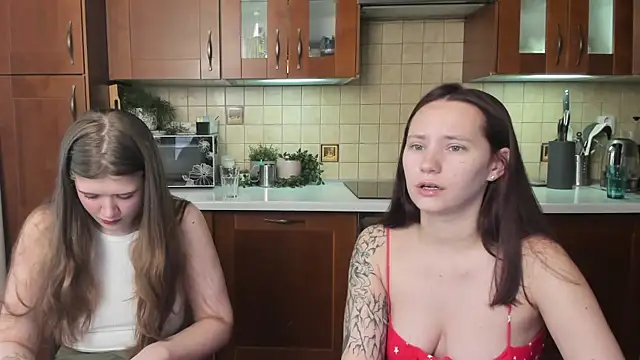 HotCaramellsTV online show from 06-08-26, 11:32