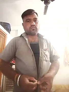 Snapshot of pintuS40 chatting on 01-05-25, 02:06 pintuS40 online show from 01-05-25, 02:06