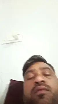 Snapshot of pintuS40 chatting on 03-11-25, 01:05 pintuS40 online show from 03-11-25, 01:05