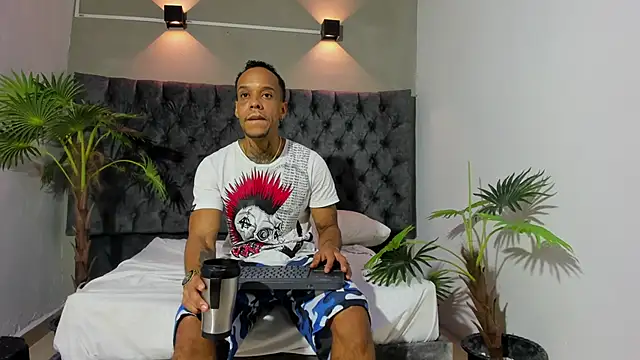 Snapshot of Salomon_koude chatting on 04-27-26, 01:31 Salomon koude online show from 04-27-26, 01:31