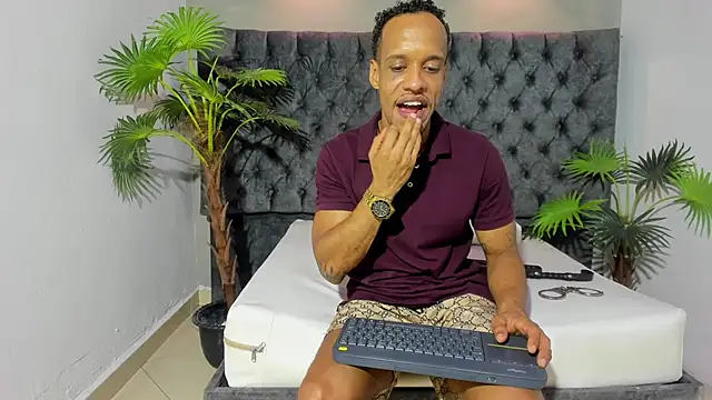 Snapshot of Salomon_koude chatting on 04-30-26, 08:57 Salomon koude online show from 04-30-26, 08:57