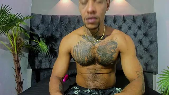 Snapshot of Salomon_koude chatting on 05-08-26, 11:48 Salomon koude online show from 05-08-26, 11:48