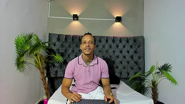 Snapshot of Salomon_koude chatting on 05-10-26, 06:57 Salomon koude online show from 05-10-26, 06:57