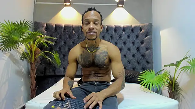 Snapshot of Salomon_koude chatting on 05-18-26, 01:06 Salomon koude online show from 05-18-26, 01:06