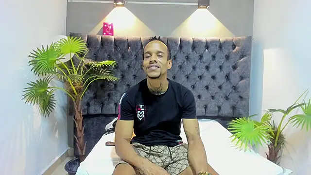 Snapshot of Salomon_koude chatting on 05-24-26, 12:26 Salomon koude online show from 05-24-26, 12:26