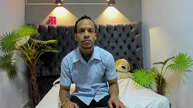 Snapshot of Salomon_koude chatting on 05-27-26, 12:57 Salomon koude online show from 05-27-26, 12:57