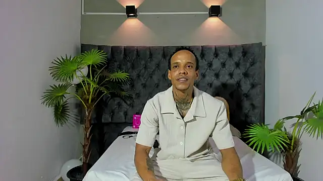 Snapshot of Salomon_koude chatting on 05-31-26, 04:31 Salomon koude online show from 05-31-26, 04:31